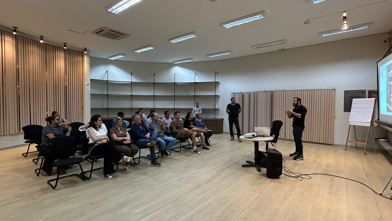 Vereadores se reúnem com moradores do Portal das Torres