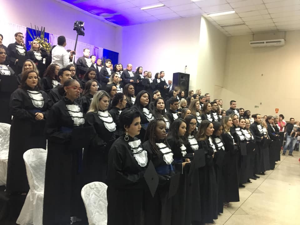 Imagem da notícia: Câmara prestigia formandos do Pólo Anhanguera