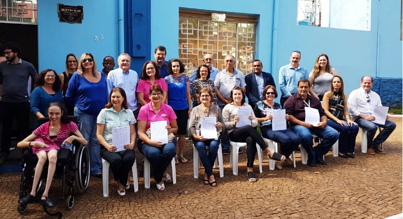 Imagem da notícia: Vereadores participam da assinatura de repasses às entidades