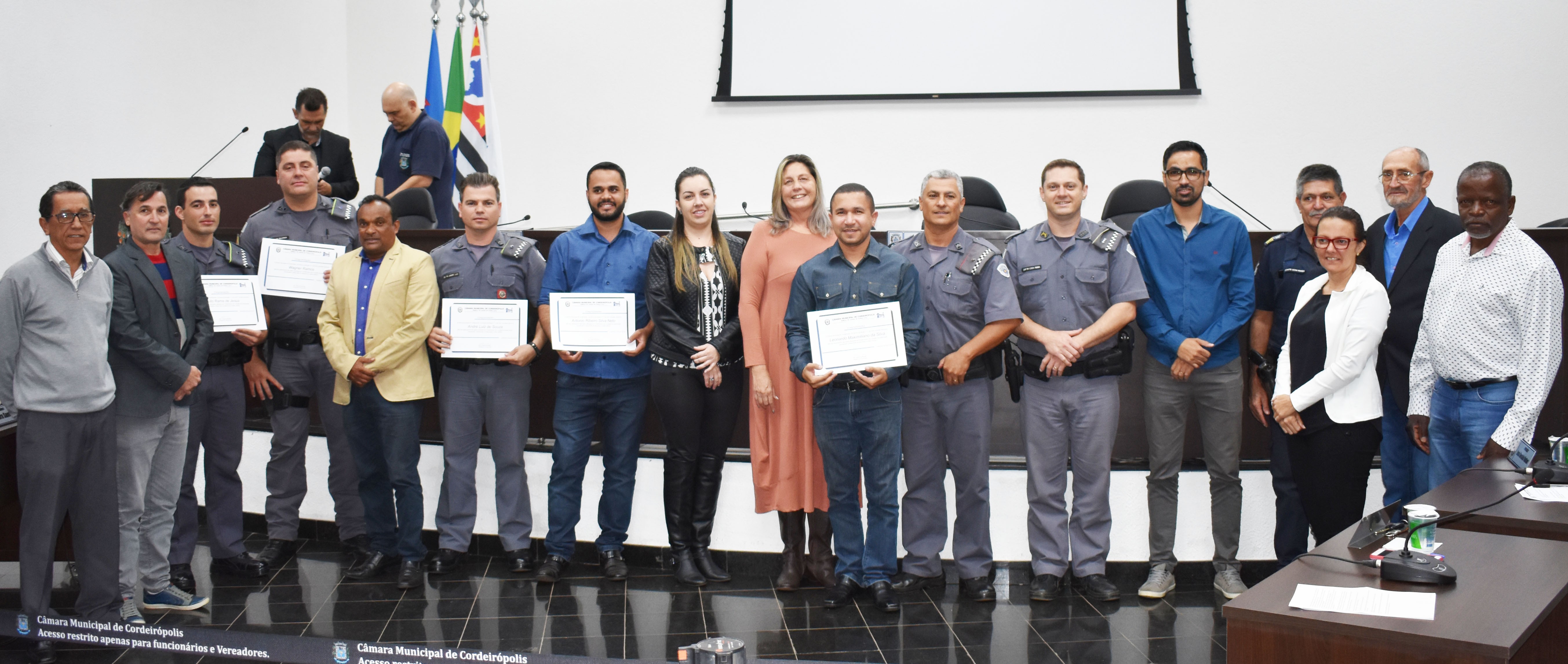 Imagem da notícia: Vereadores aprovam Moção de congratulações à policiais de Cordeirópolis