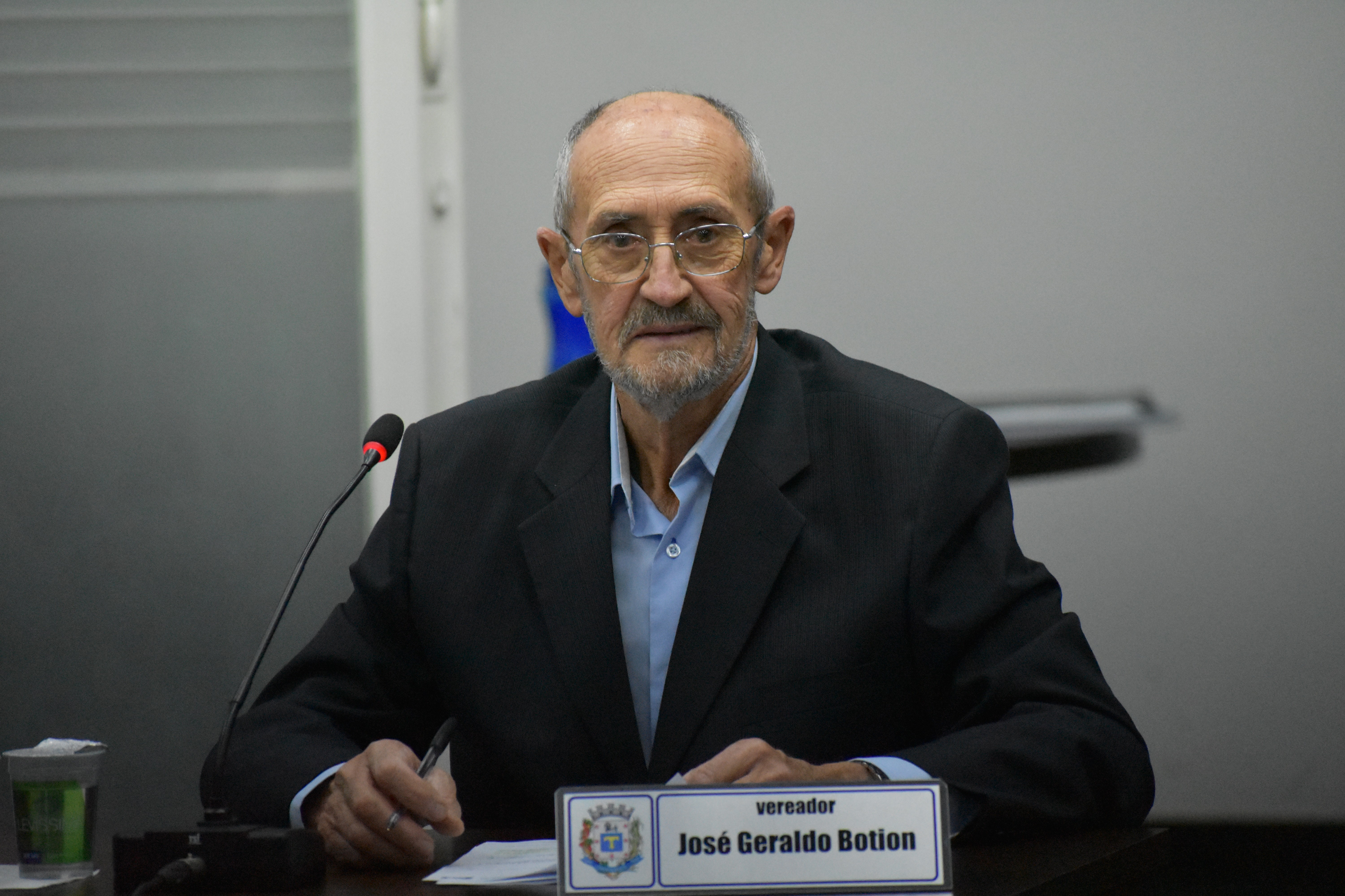 Imagem da notícia: Vereador Botion requer informações do trabalho de combate a dengue