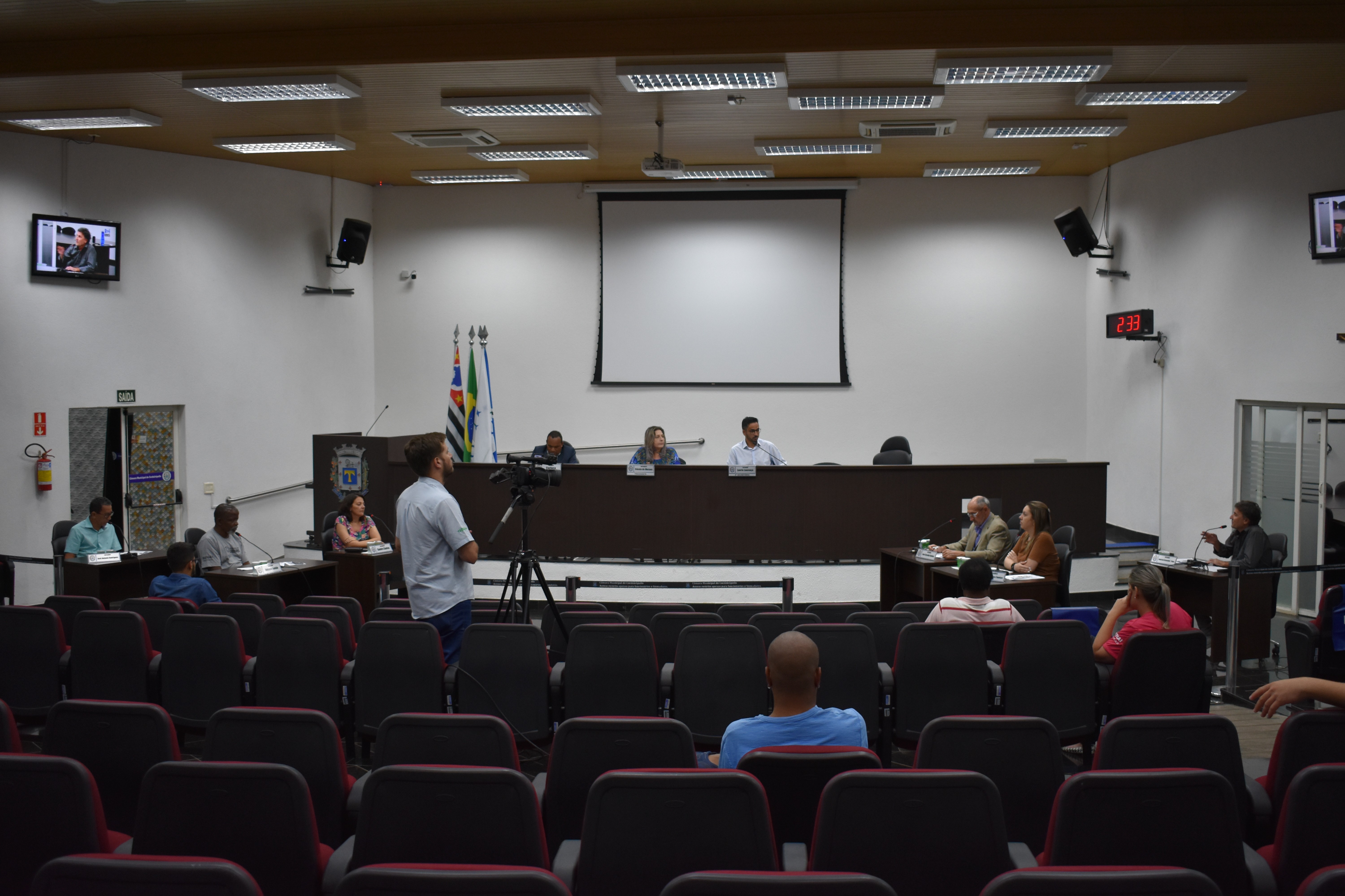 Imagem da notícia: Vereadores aprovam projeto de cessão de uso de veículo à Apae