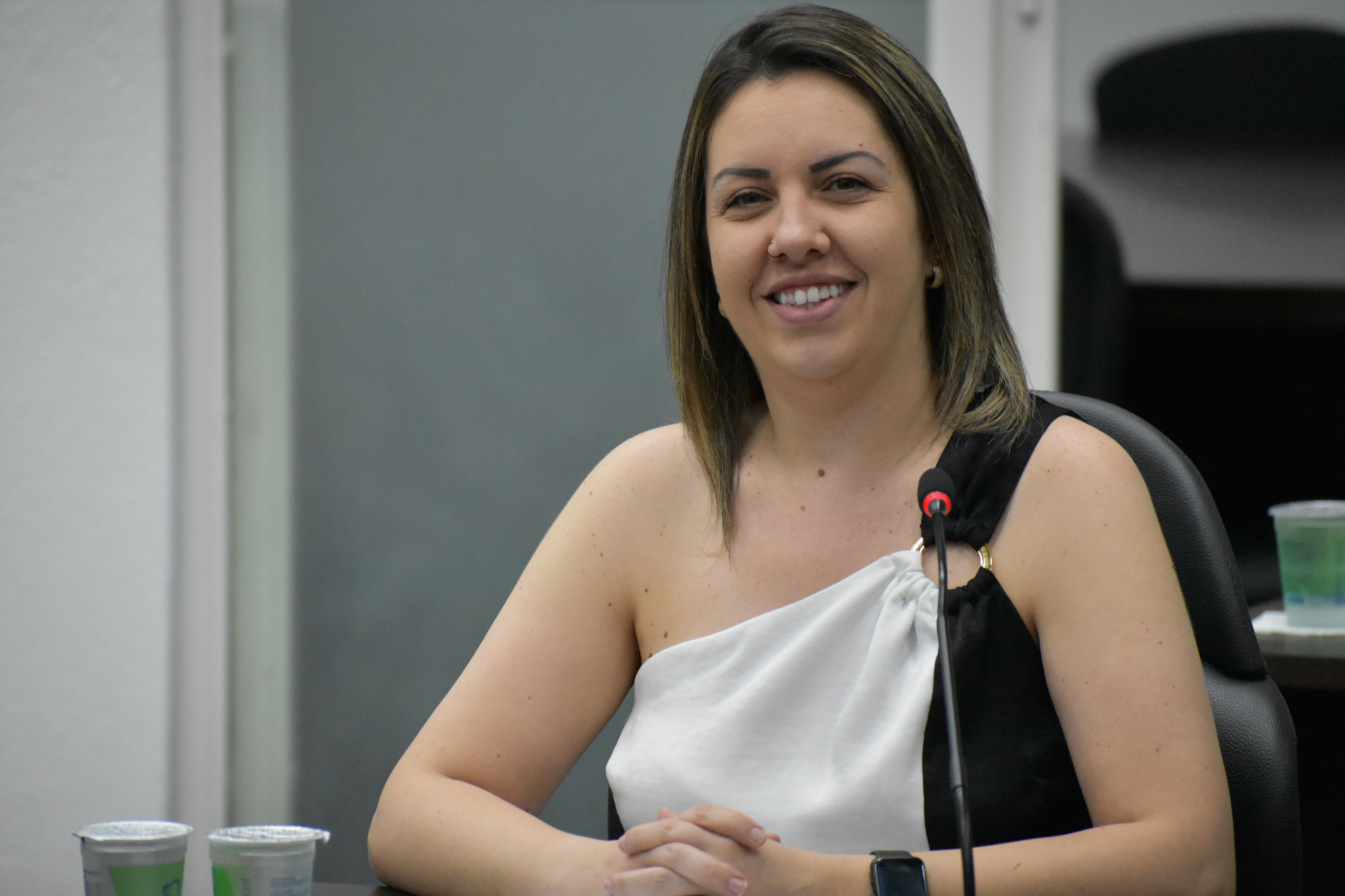 Imagem da notícia: Vereadora Mariana apresenta requerimento para publicação da listagem do Comida na Mesa