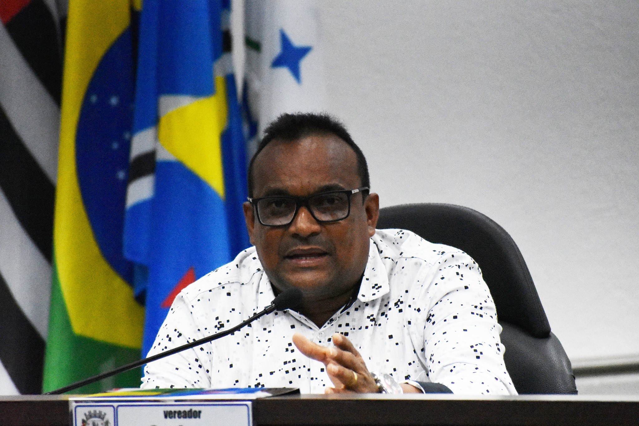 Imagem da notícia: Projeto que valoriza área comercial é indicação do vereador Carioca 