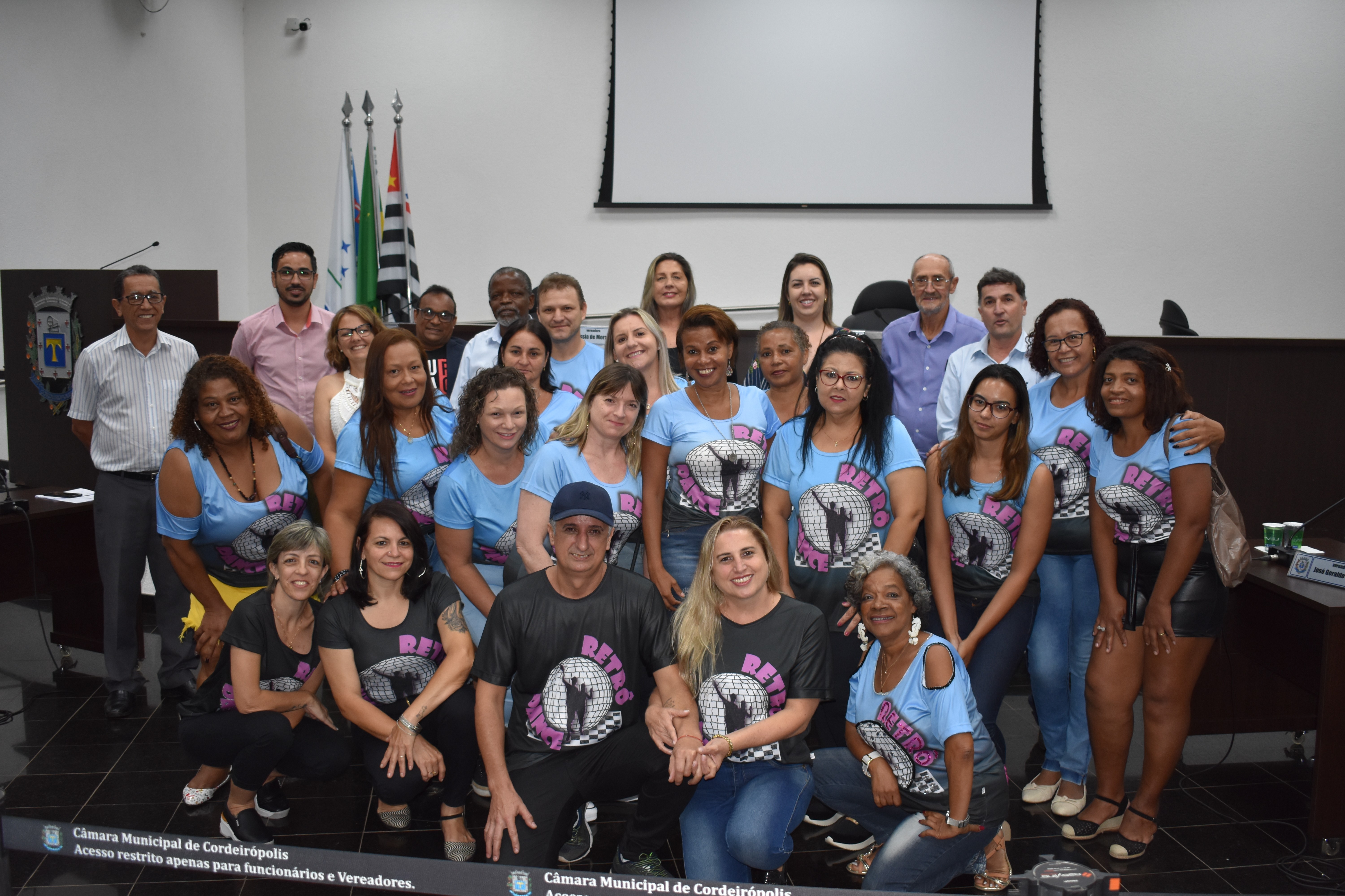 Imagem da notícia: Bailarino e grupo de dança recebem Moção durante Sessão