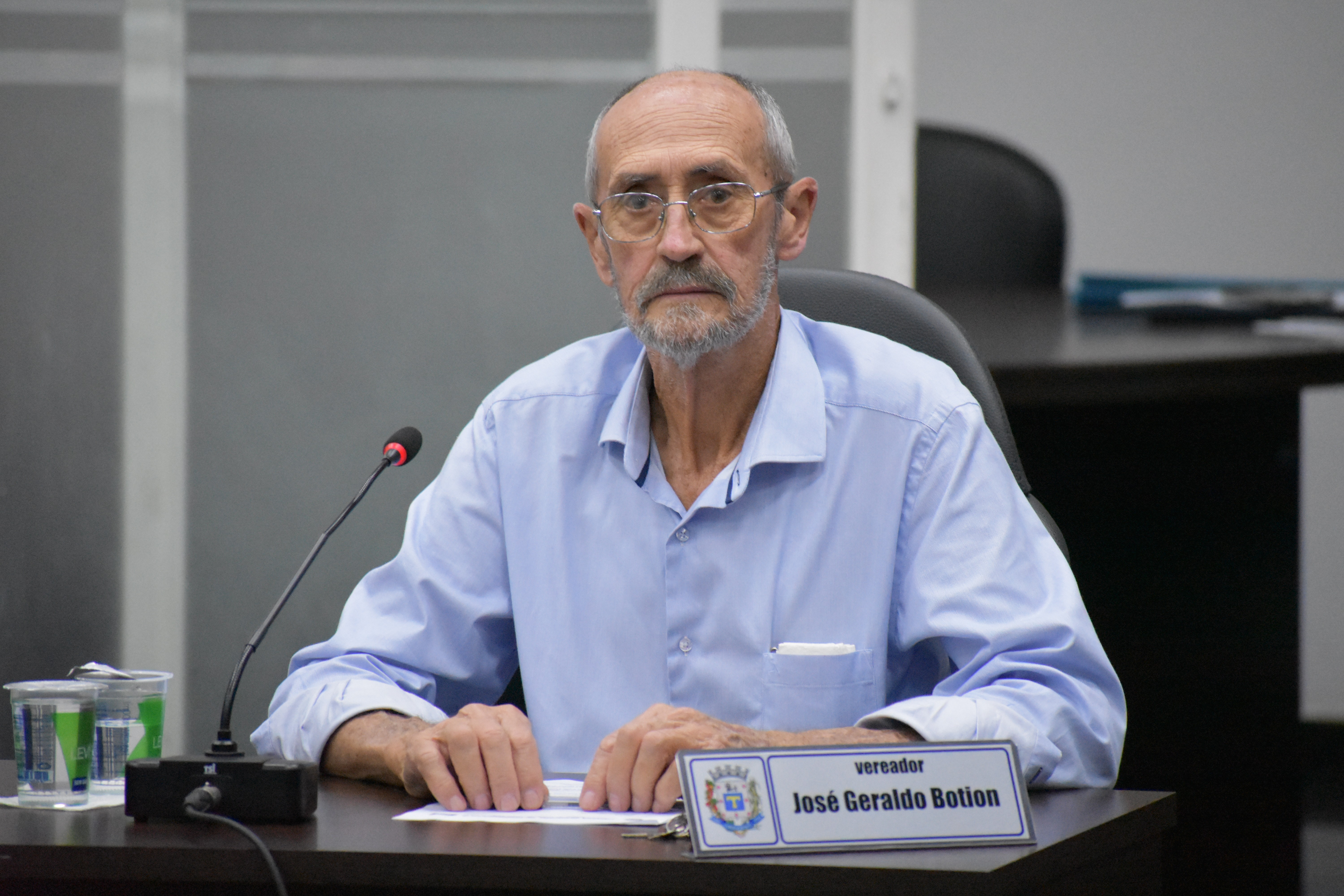 Imagem da notícia:  Vereador Botion faz requerimentos solicitando informações de cemitério e festa do Peão