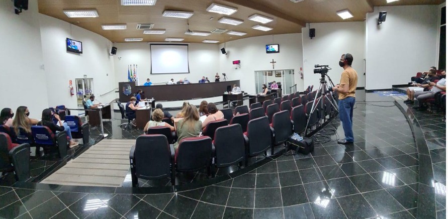 Imagem da notícia: Câmara realiza Sessão remota e altera modo de trabalho em razão do agravamento da Covid-19