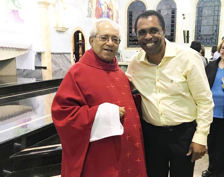 Imagem da notícia: Aprovada a denominação de "Pe Antônio Rodrigues de Miranda" a praça no Jardim São Francisco