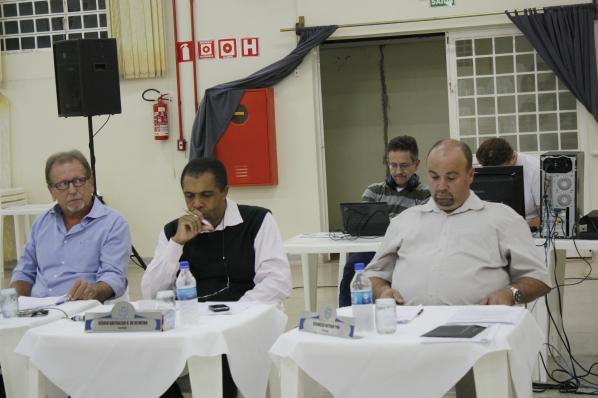 Imagem da notícia: Indicação sugere divisórias em bancos