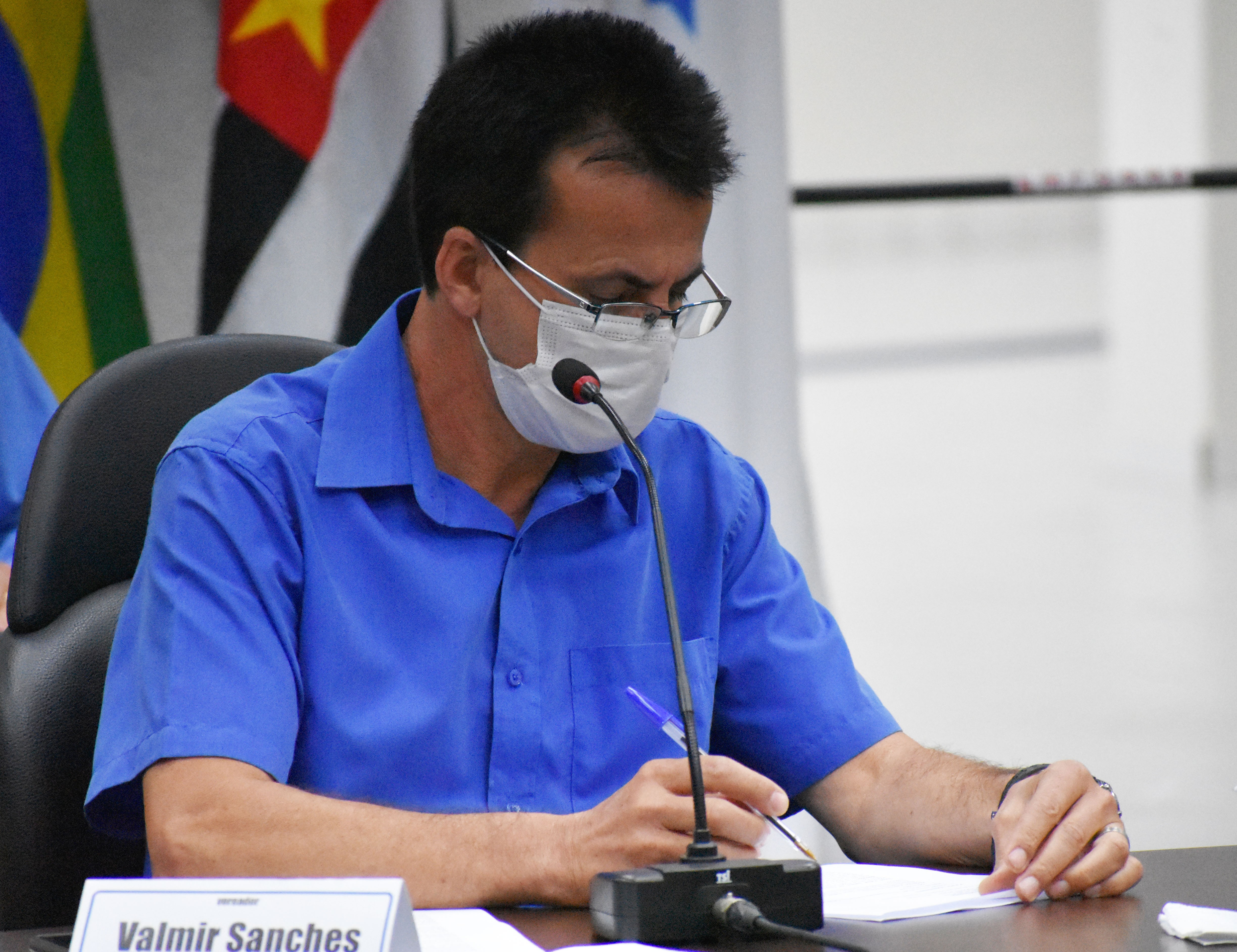 Imagem da notícia: Vereador Valmir Sanches apresenta indicação de reposição salarial e das cestas básicas dos servidores públicos