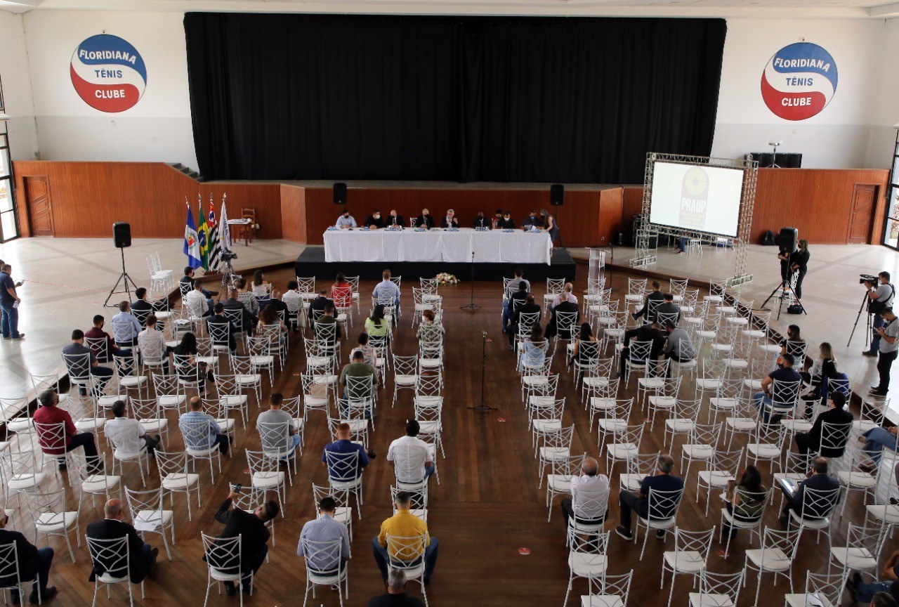 Imagem da notícia: Vereadores requerem melhorias na Rodovia Cássio Freitas Levy durante reunião