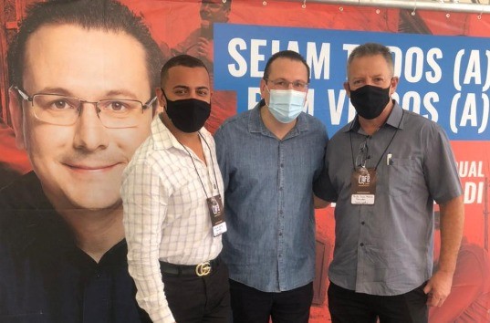 Imagem da notícia: Vereadores participam de encontro de lideranças