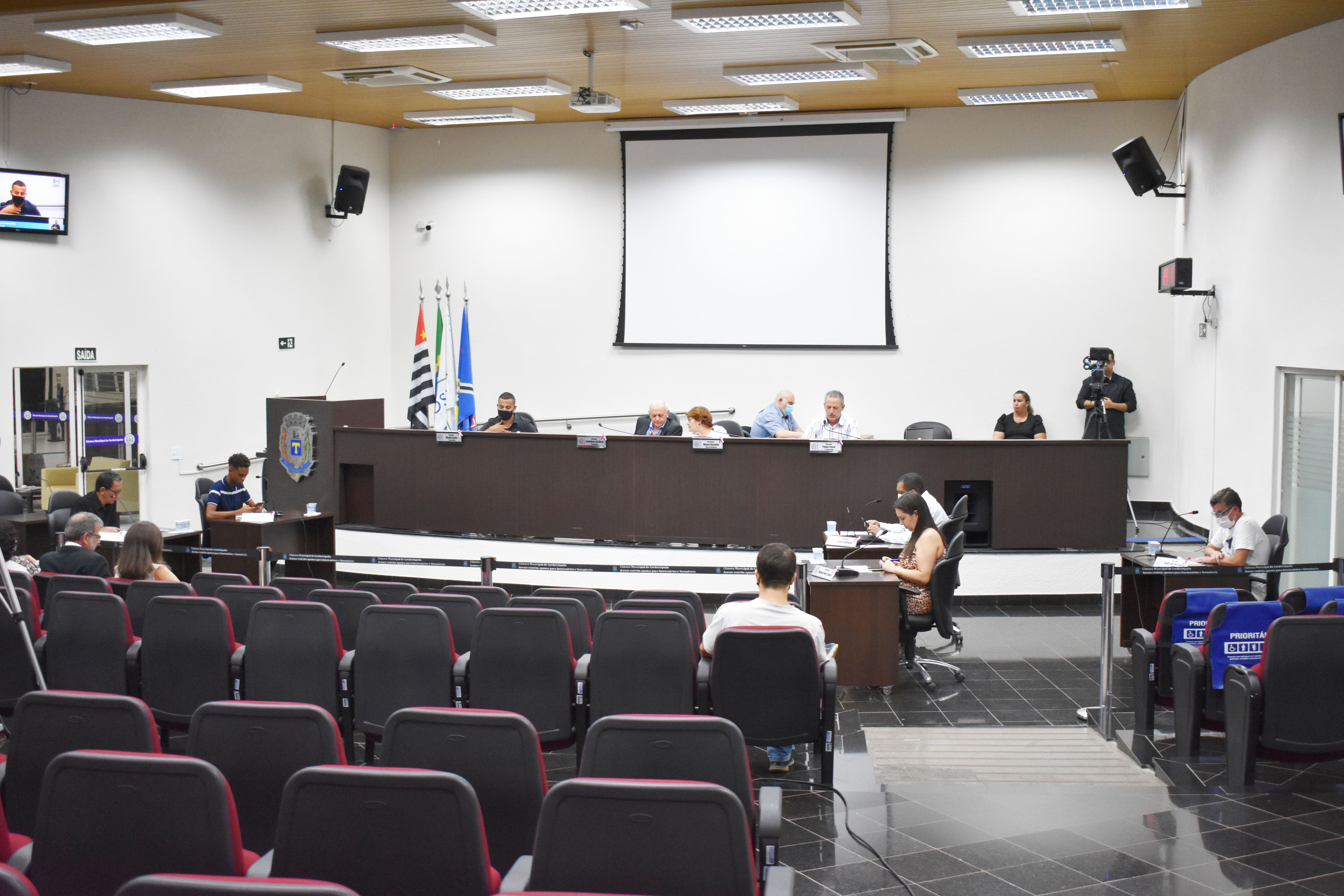 Imagem da notícia: Vereadores entram com pedidos de indicações durante Sessão 