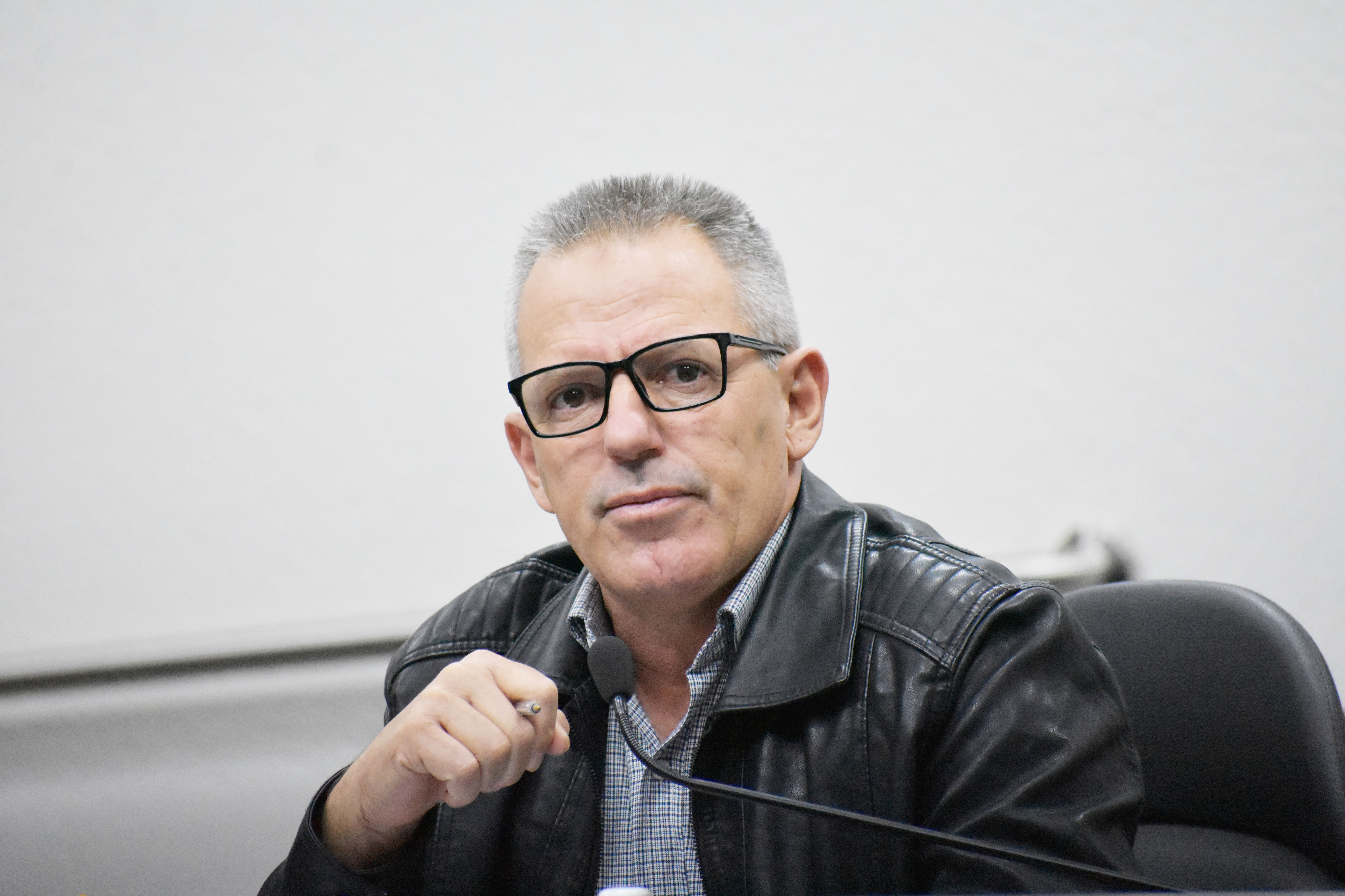 Imagem da notícia: É aprovado "Título de Cidadão Cordeiropolense" ao deputado federal Miguel Lombardi