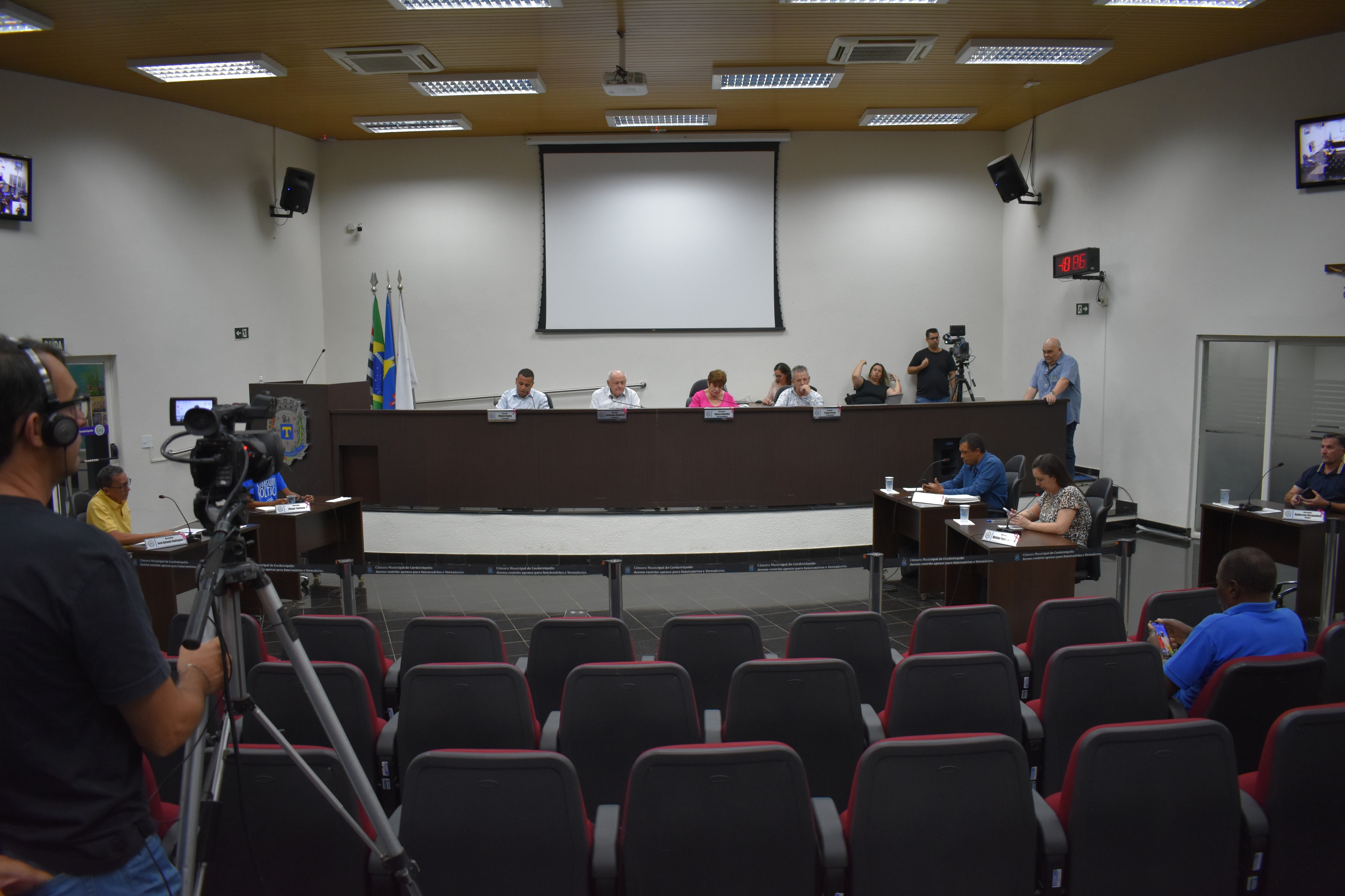 Imagem da notícia: Parlamentares apresentaram indicações durante a 34ª Sessão