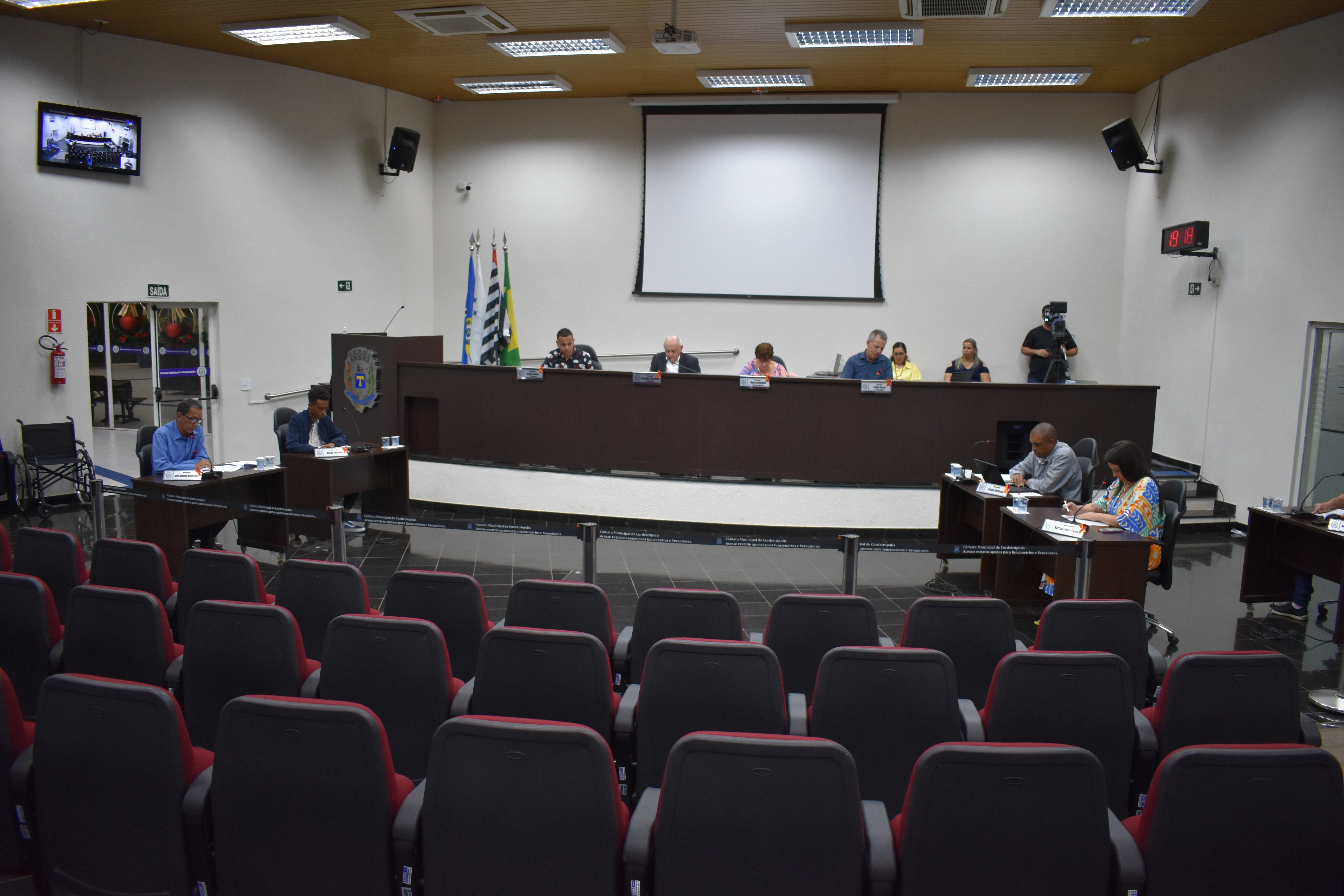 Imagem da notícia: Vereadores apresentam indicações na penúltima sessão de 2022