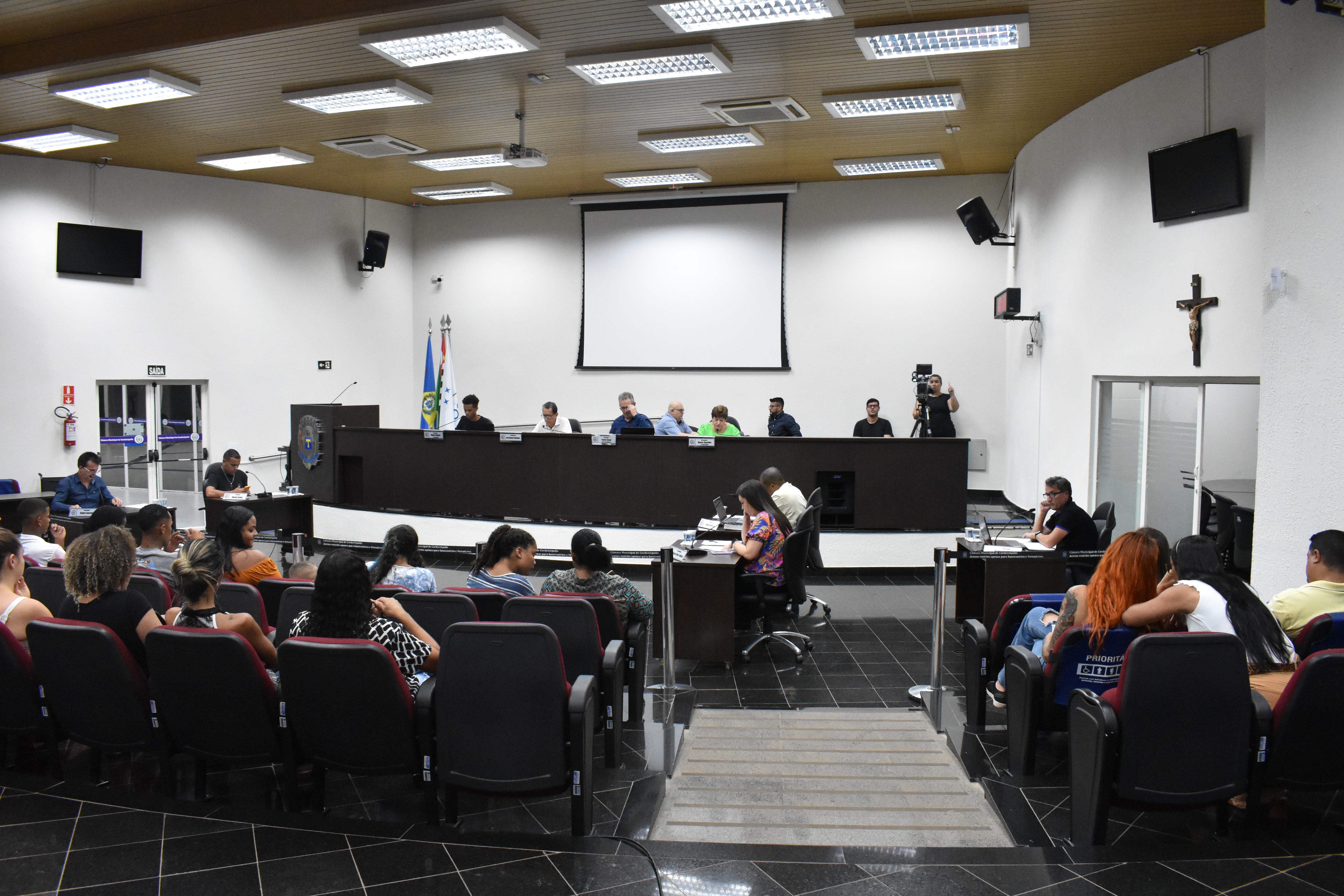 Imagem da notícia: Vereadores aprovam projetos durante a 3ª Sessão 2023