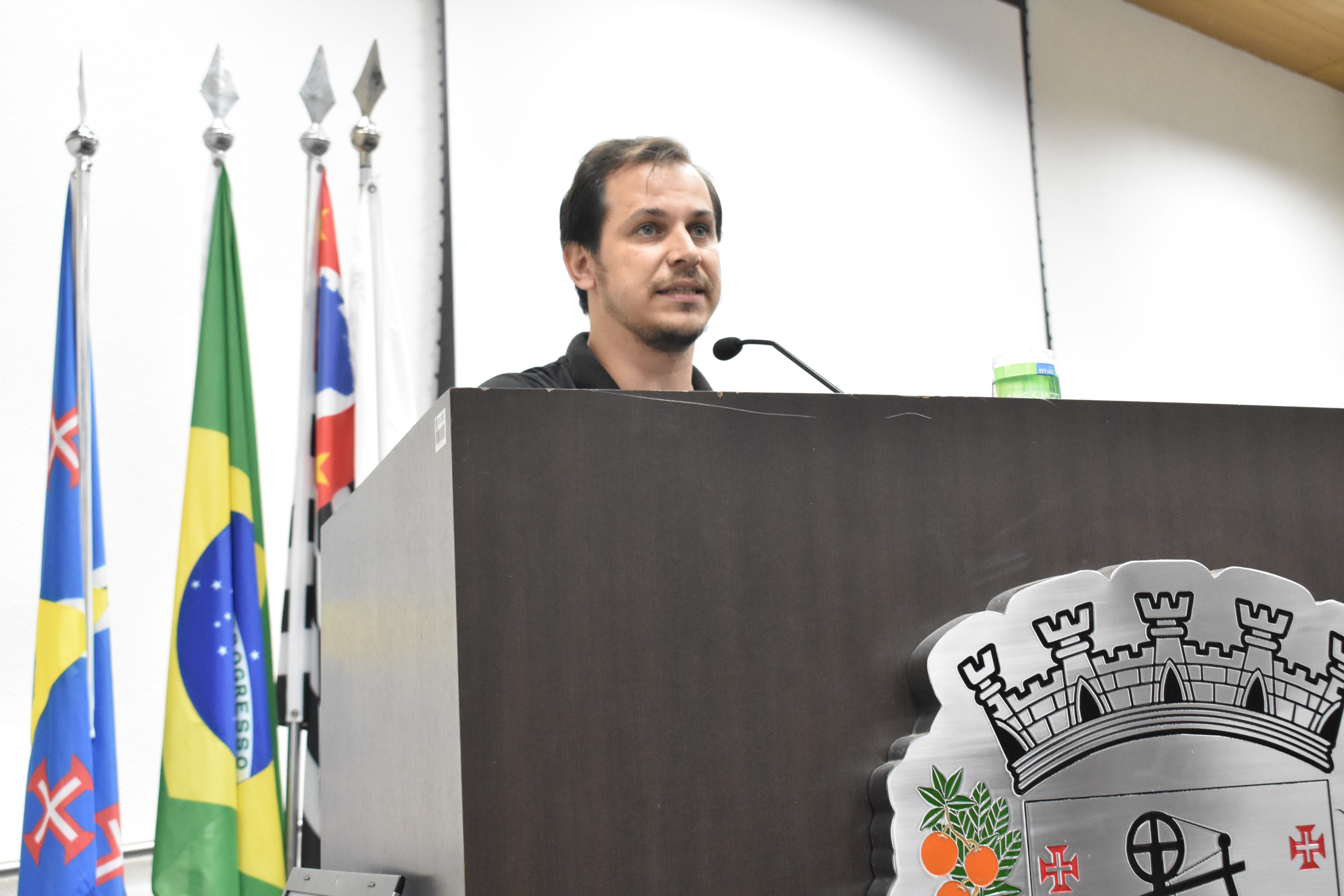 Imagem principal da notícia "Tribuna Livre" tem segurança nas escolas como tema