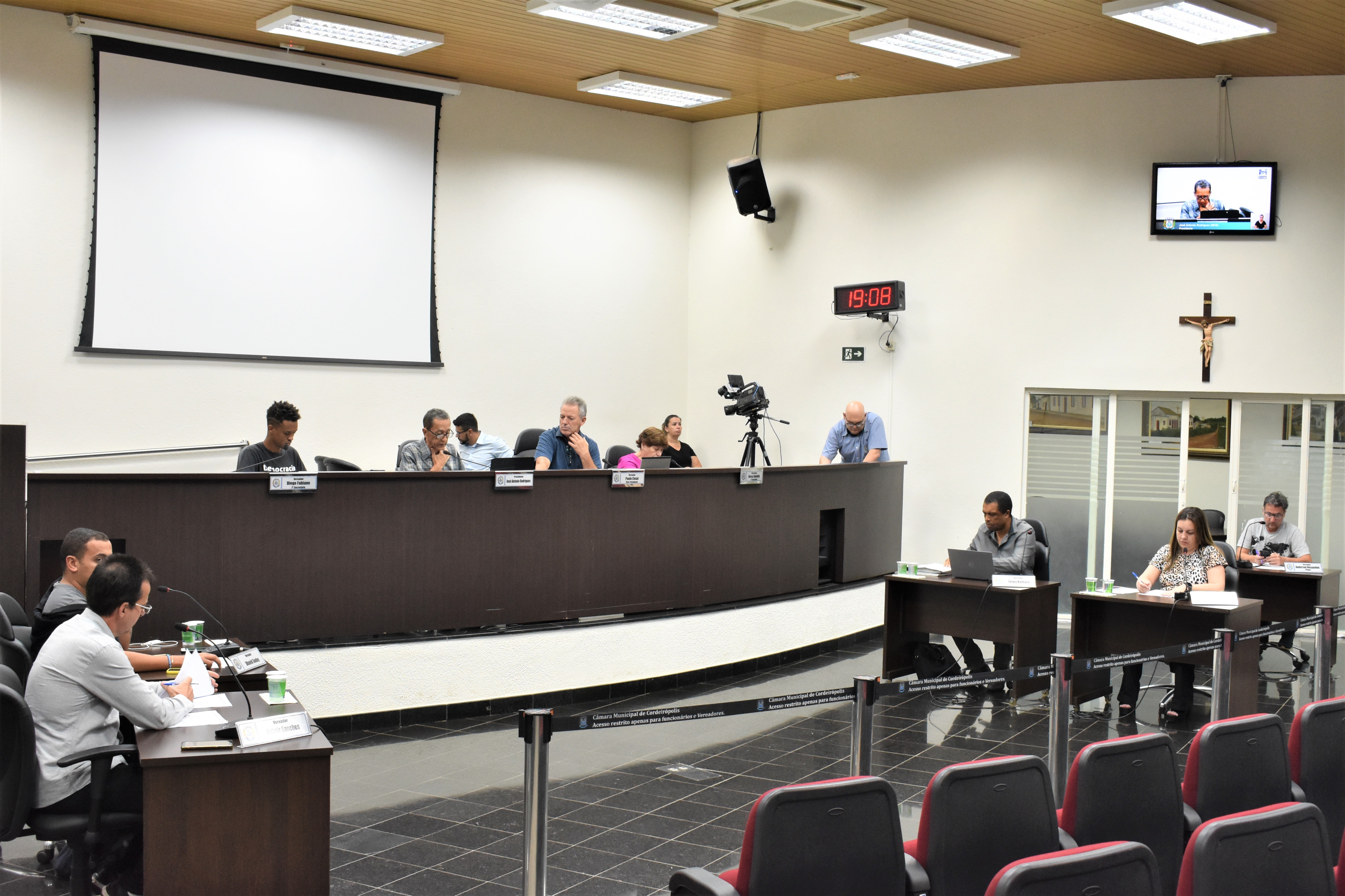 Imagem da notícia: Vereadores requerem providências de segurança nas escolas e CEI's Municipais