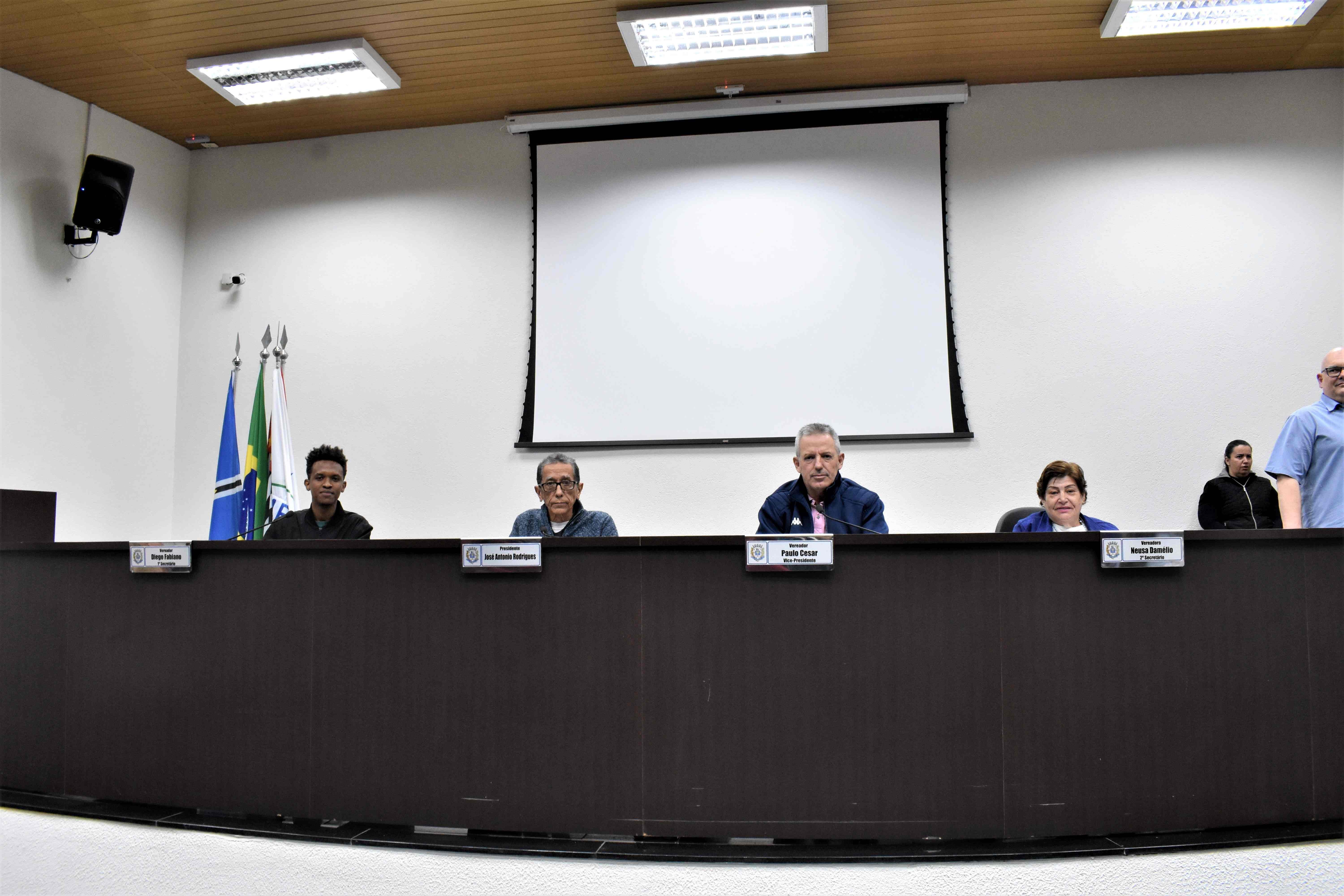 Imagem da notícia: Orçamento 2024: Plenário aprova LDO na 20º sessão do ano