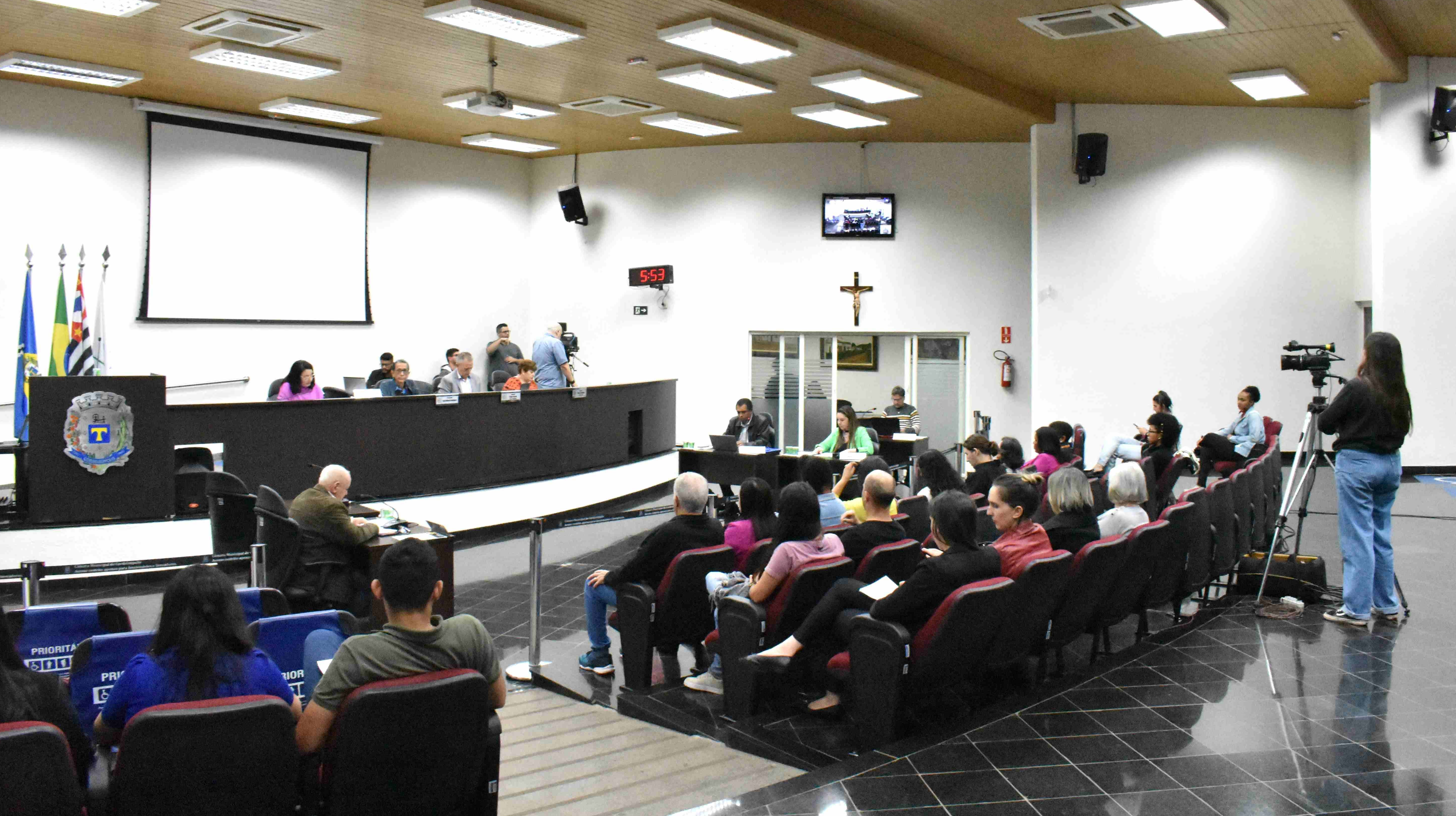 Imagem da notícia: Estrutura administrativa da Câmara tem atualização aprovada pela maioria