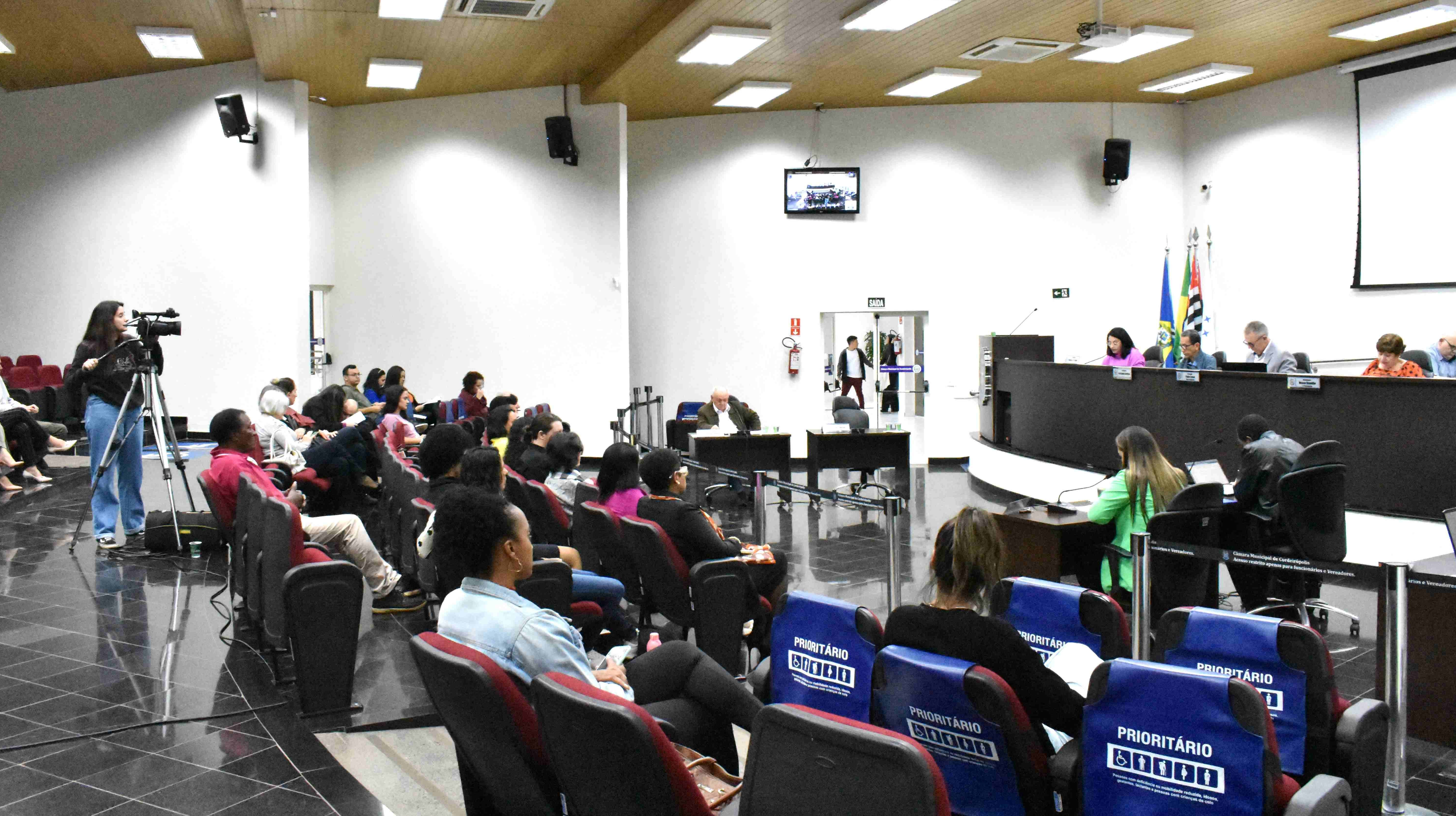 Imagem da notícia: Vereadores apoiam o Congresso Nacional contra procedência do STF