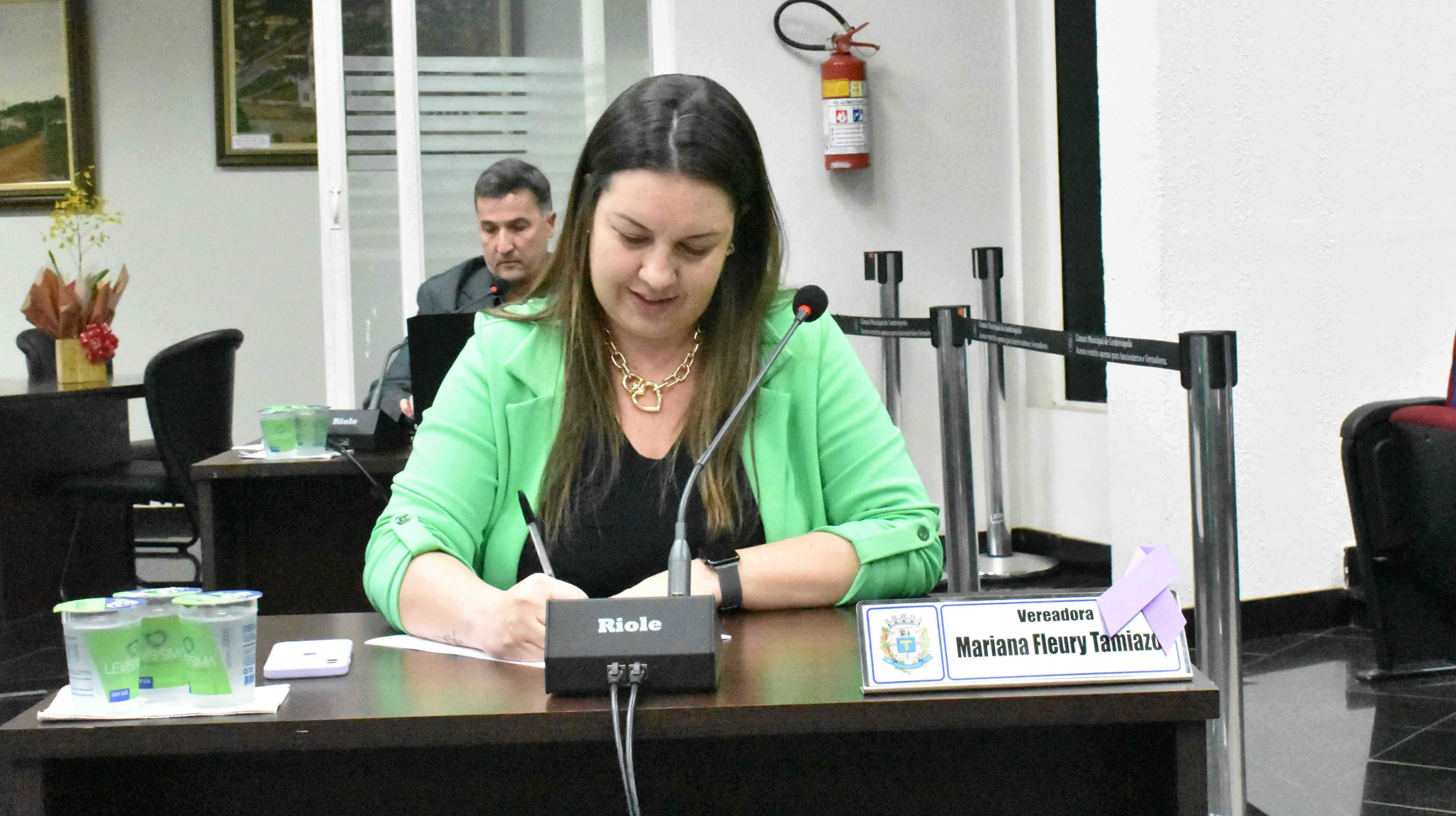 Imagem da notícia: Vereadora Mariana requer informações sobre condições da frota de veículos da Prefeitura