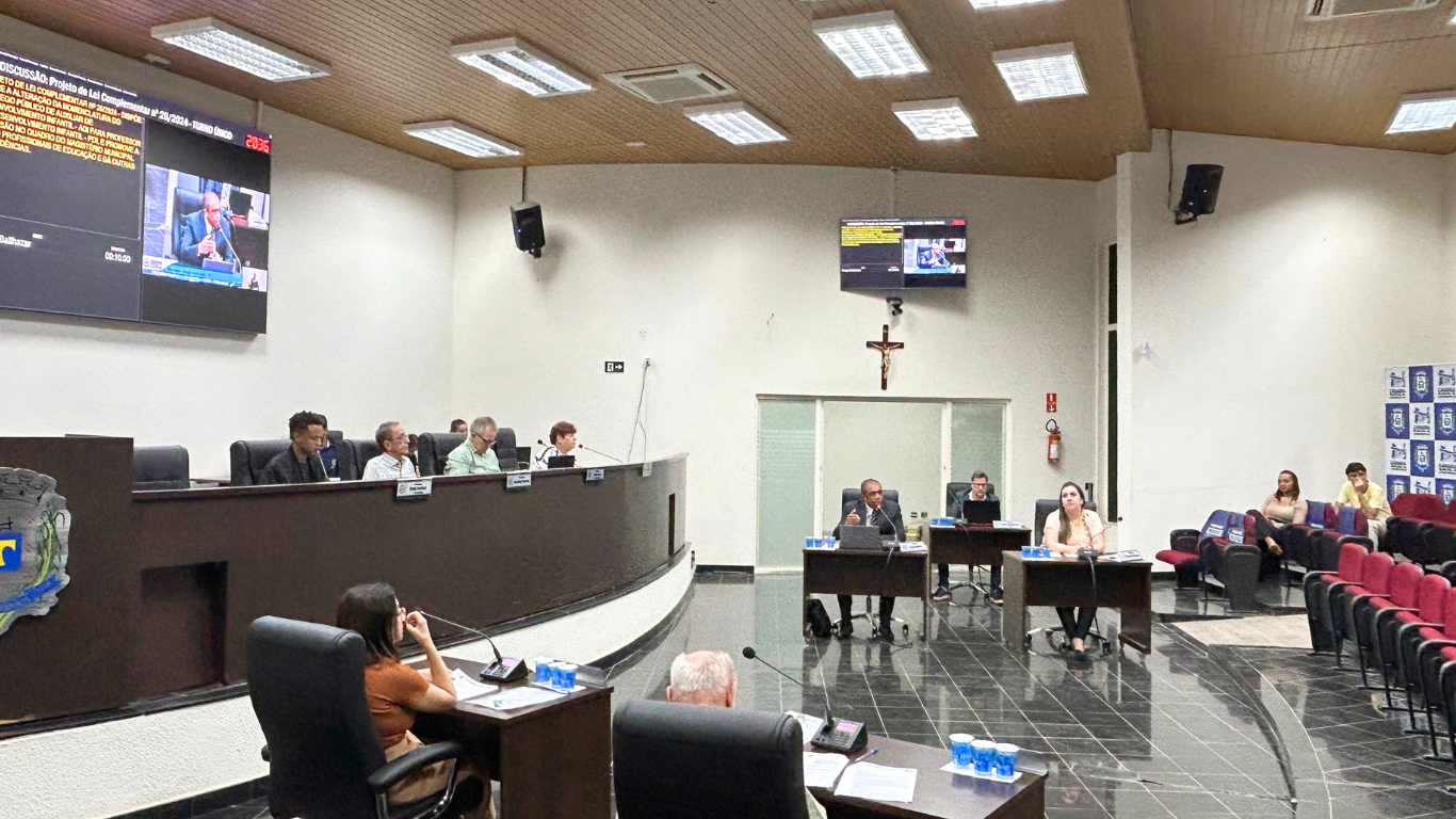 Imagem da notícia: Câmara de Cordeirópolis Aprova Urgência para Revisão da Legislação Tributária Municipal