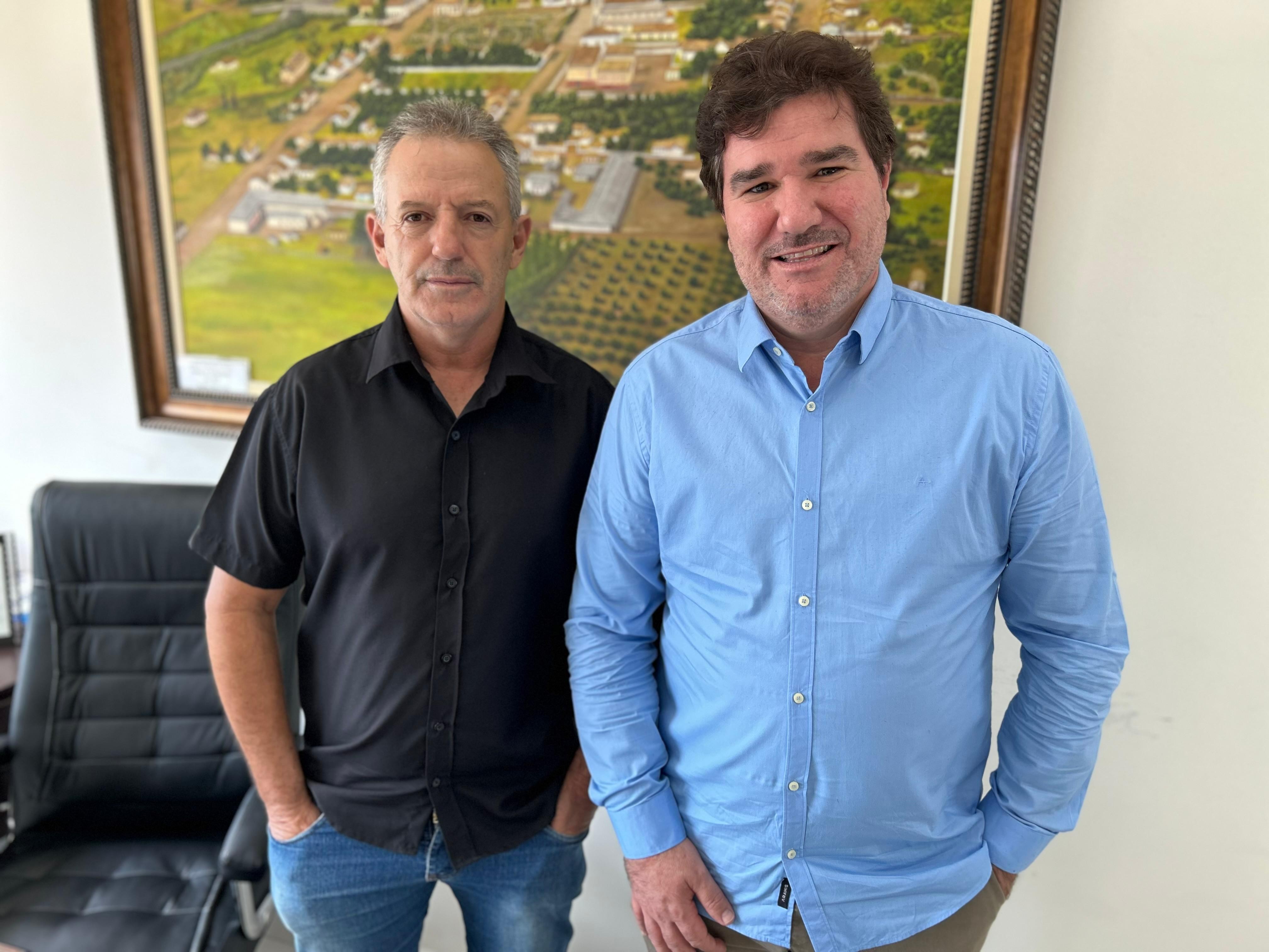 Imagem da notícia: Presidente recebe assessor do Deputado Estadual, Alex Madureira, na Câmara 