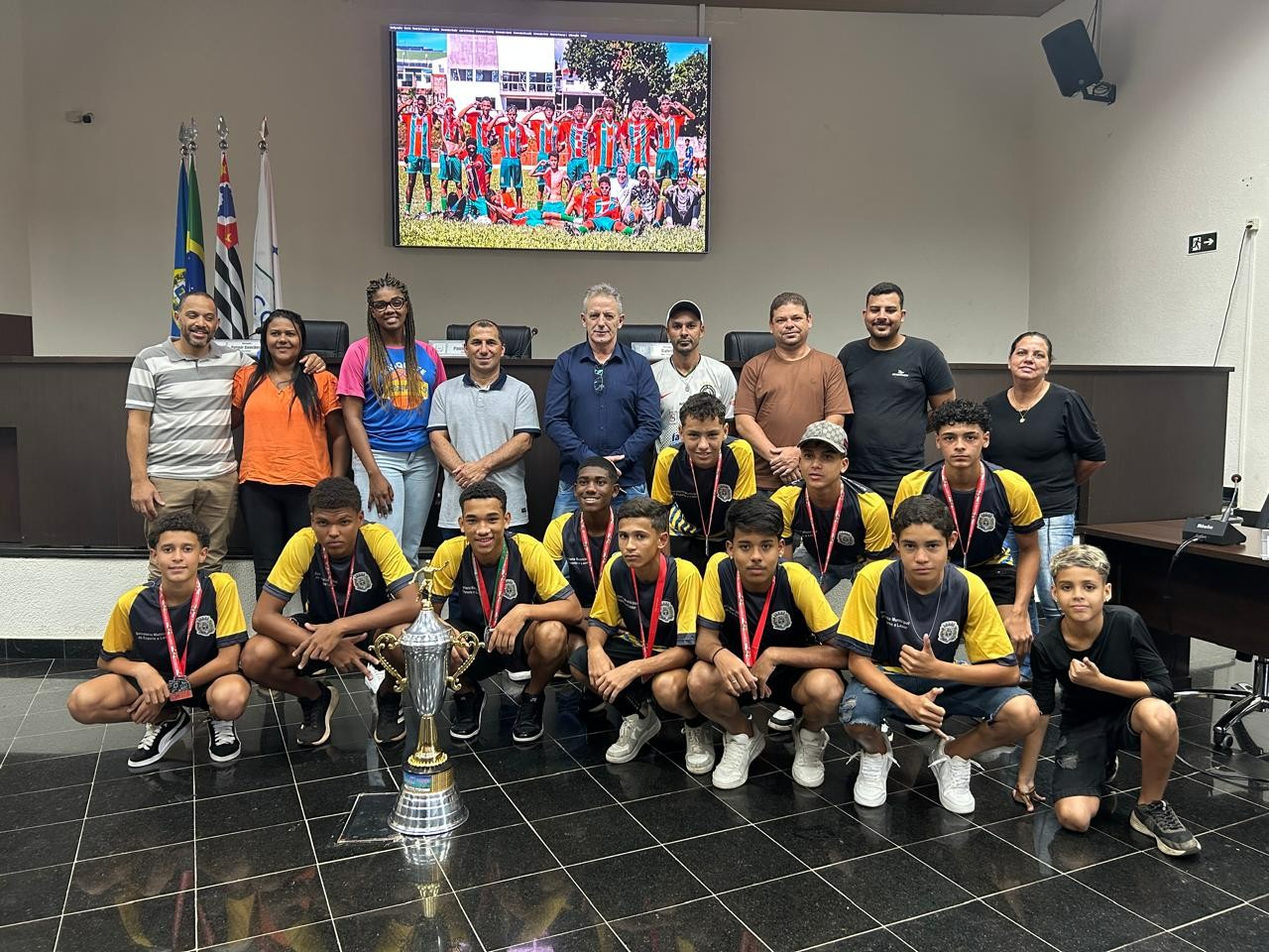 Imagem da notícia: Presidente da Câmara recebe os campeões Sub15 da Copa de futebol de base Futuros Craques realizada na cidade de Monte Sião.