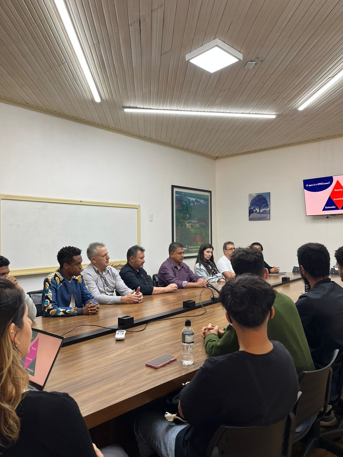 Imagem da notícia: Visita à UFSCAR em Araras da continuidade ao projeto ELEVA.