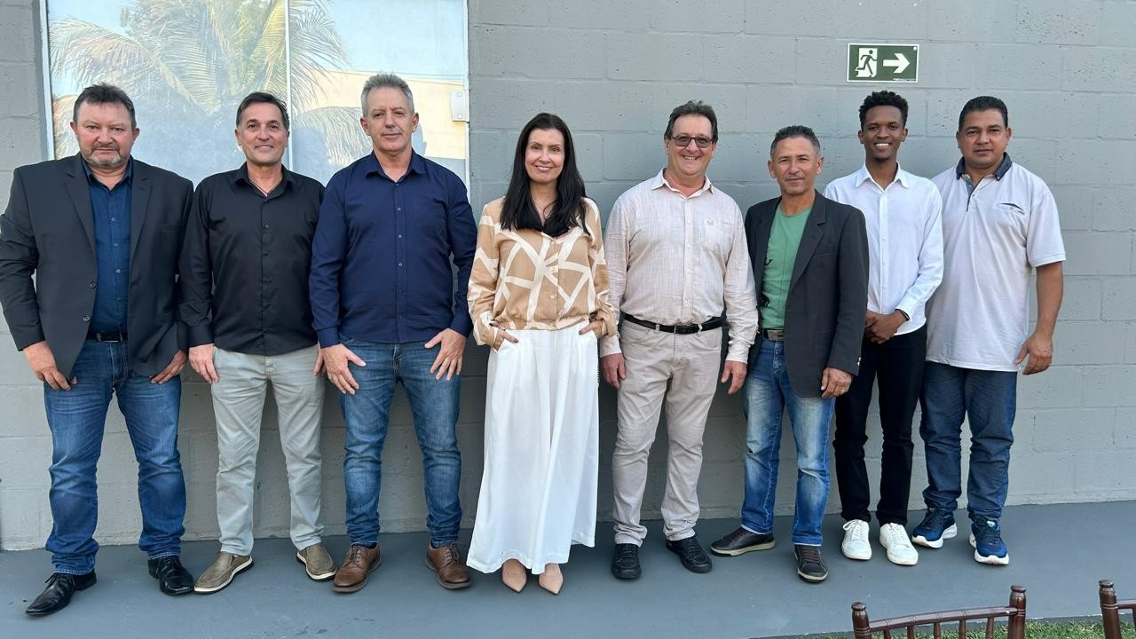 Imagem da notícia: Câmara Municipal prestigia inauguração da nova sede da ACORAC