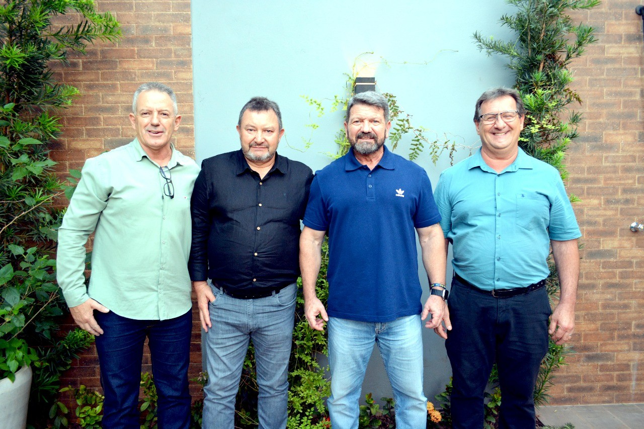 Imagem da notícia: Vereadores se reúnem com Deputado Estadual para angariar recursos para Cordeirópolis