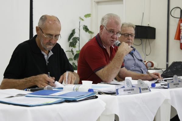 Imagem da notícia: Vereadores aprovam projetos e pedem melhorias