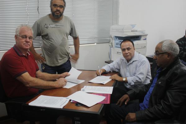 Imagem da notícia: Assinado contrato para reforma do prédio