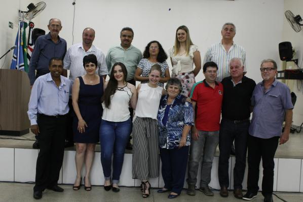 Imagem da notícia: Seis projetos são aprovados 