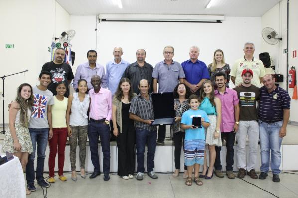 Imagem da notícia: Ao lado de familiares e amigos, Cordeirinho é homenageado