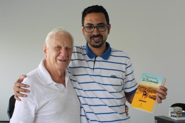 Imagem da notícia: Presidente Laerte recebe visita de escritor