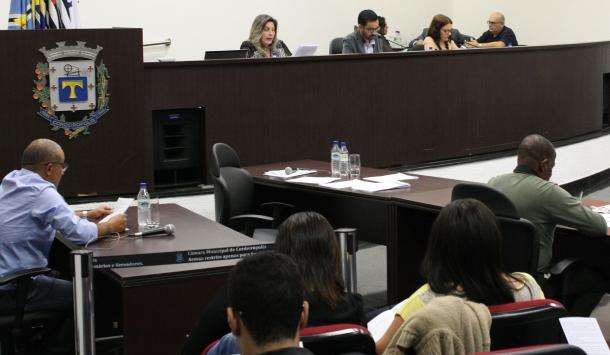 Imagem da notícia:  Requerimentos e Indicações são aprovados durante 17ª Sessão