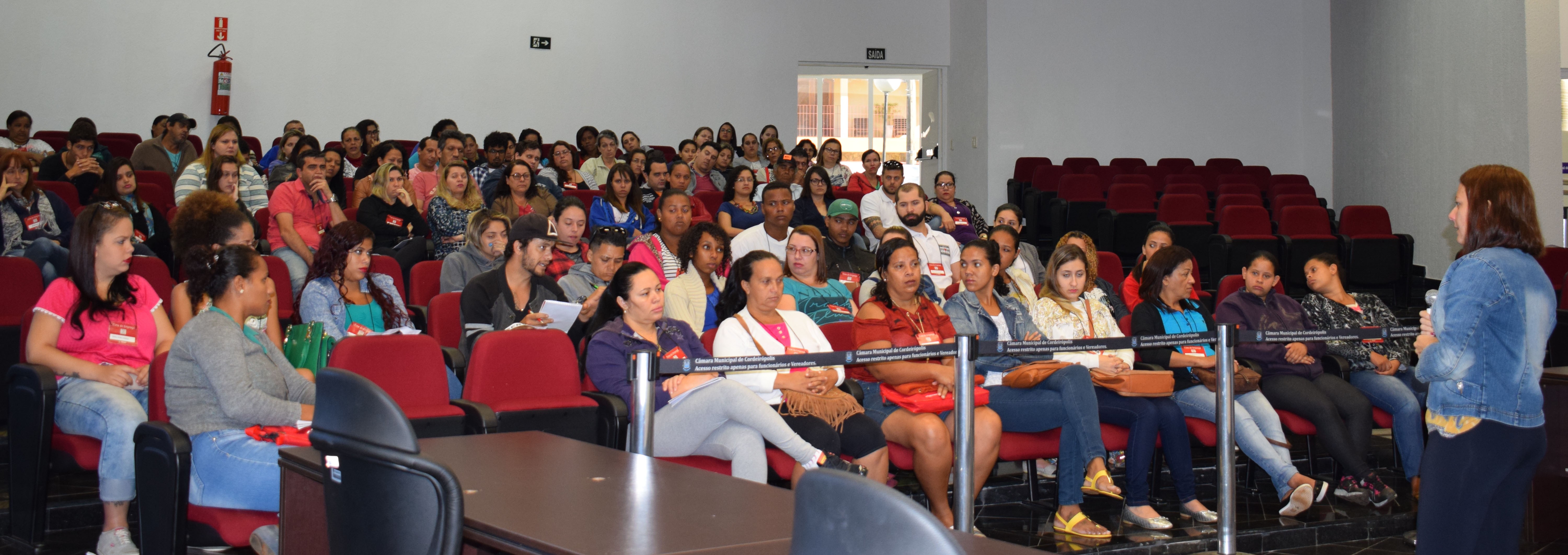 Imagem da notícia: Time do Emprego aprende funcionamento do Legislativo 