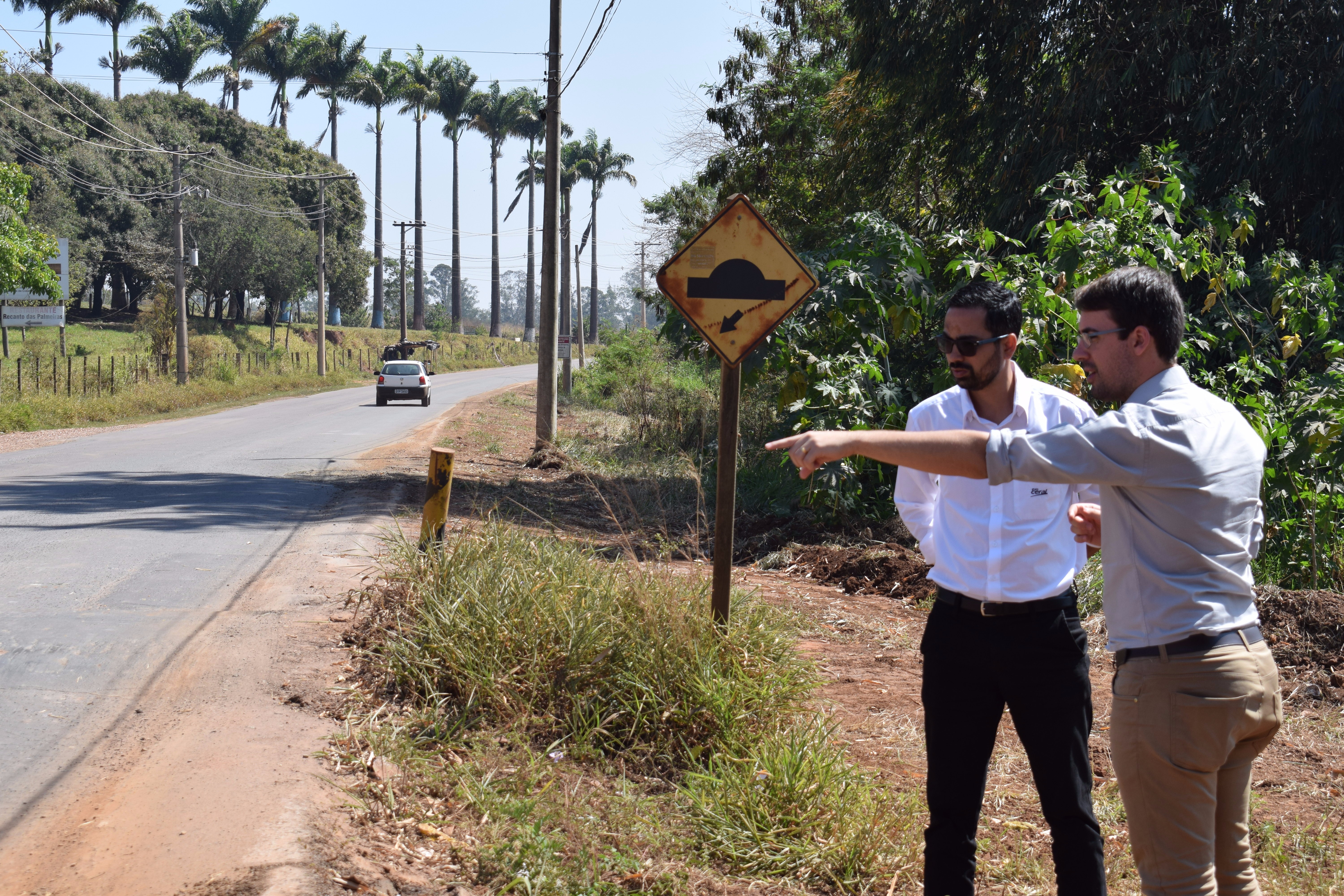 Imagem da notícia: Vereador Laerte consegue melhorias para a Estrada Carmelo Fior