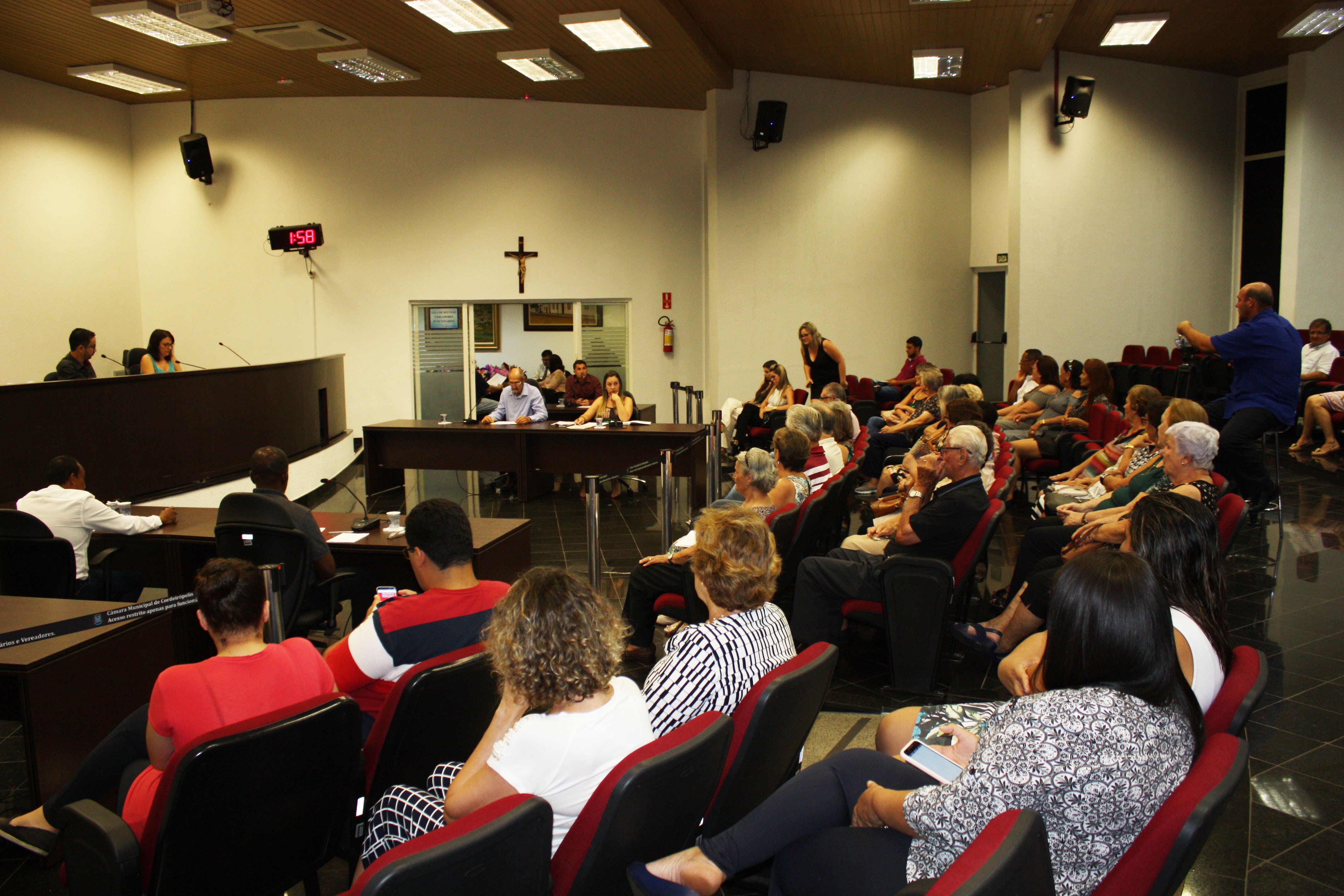 Imagem da notícia: Parlamentares apresentam requerimentos durante a 5ª Sessão