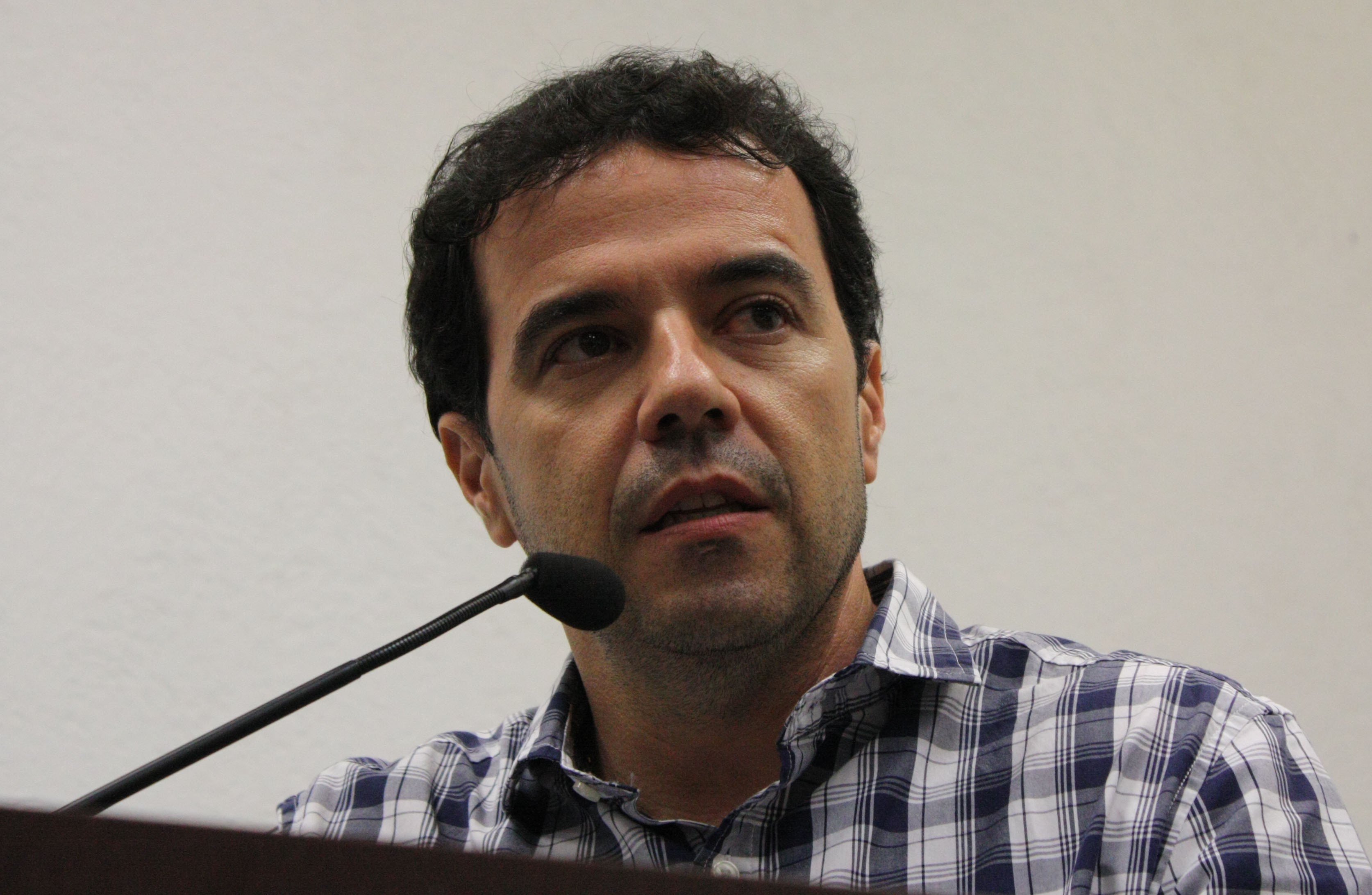 Imagem da notícia: Secretário faz uso da Tribuna para falar da obra do viaduto