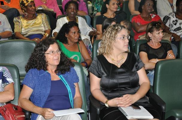 Imagem da notícia: Vereadora Fátima Celin participa de audiência sobre violência contra as mulheres