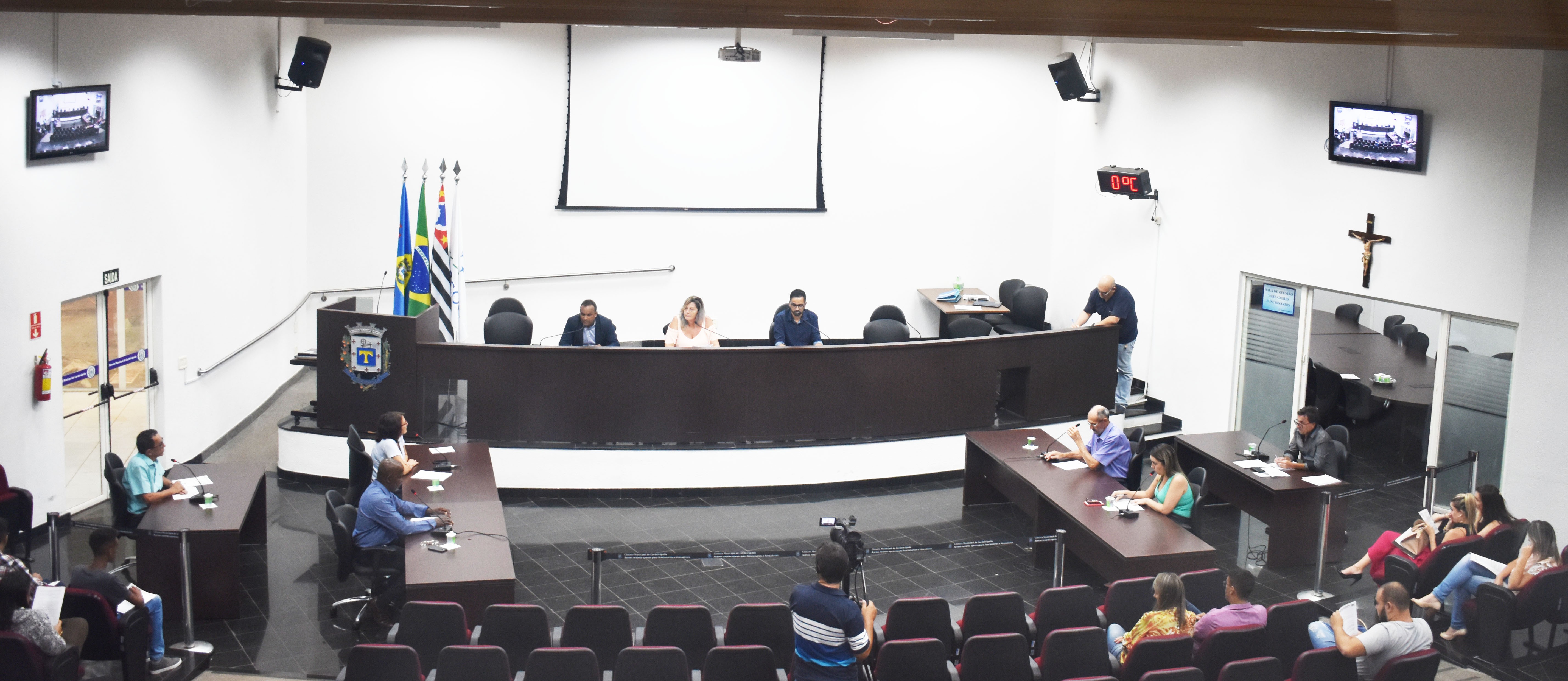 Imagem da notícia: Parlamentares aprovam aumento de cesta básica dos servidores públicos