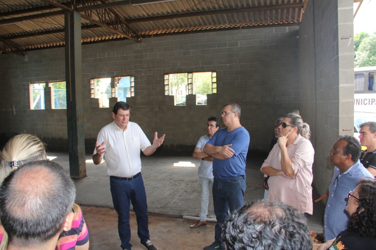 Imagem da notícia: Vereadores visitam obras que estão em andamento no município